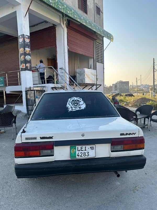 Nissan Sunny 1987 3