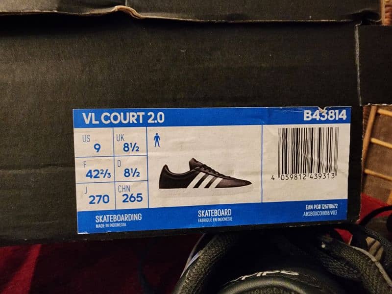 Original Adidas shoes for sale. 4