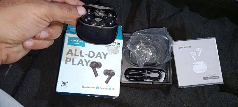 anker R100 airbuds 1