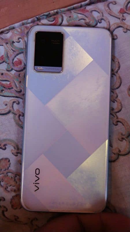 vivo y21 with box 0