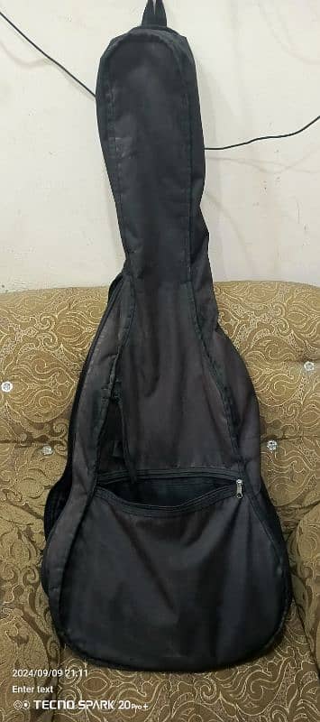 Acoutic Guitar With Bag And Accessories 4