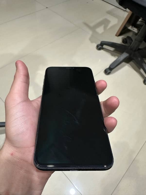 iphone xs max 256 gb black colour non pta LLA 10