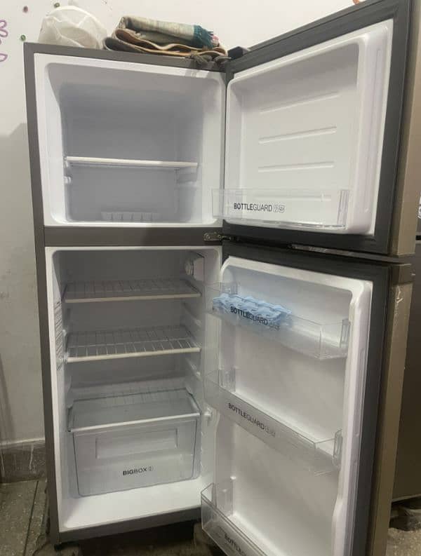 medium sized refrigerator 2