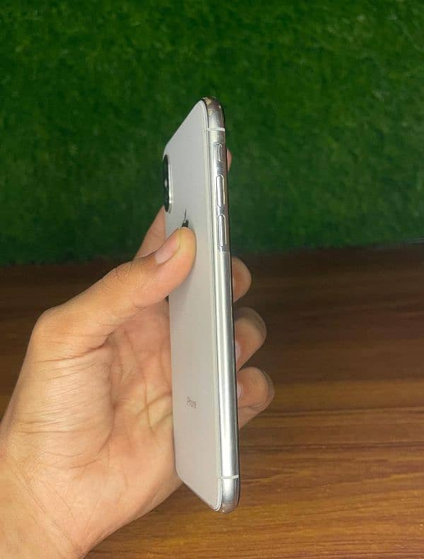 Apple Iphone X 3