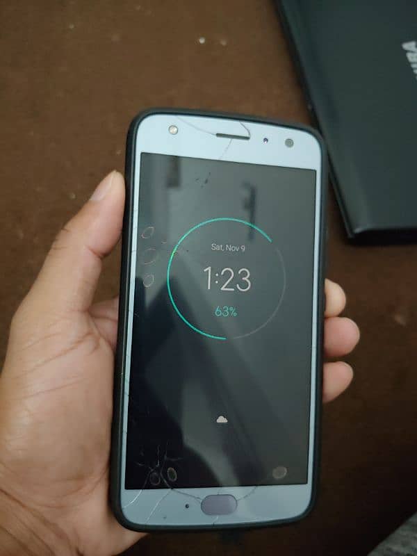 Motorola moto x4 for lite gaming and home or kids use 1