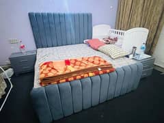 King Size Bed with Side Tables/ Furniture/ Bed Set