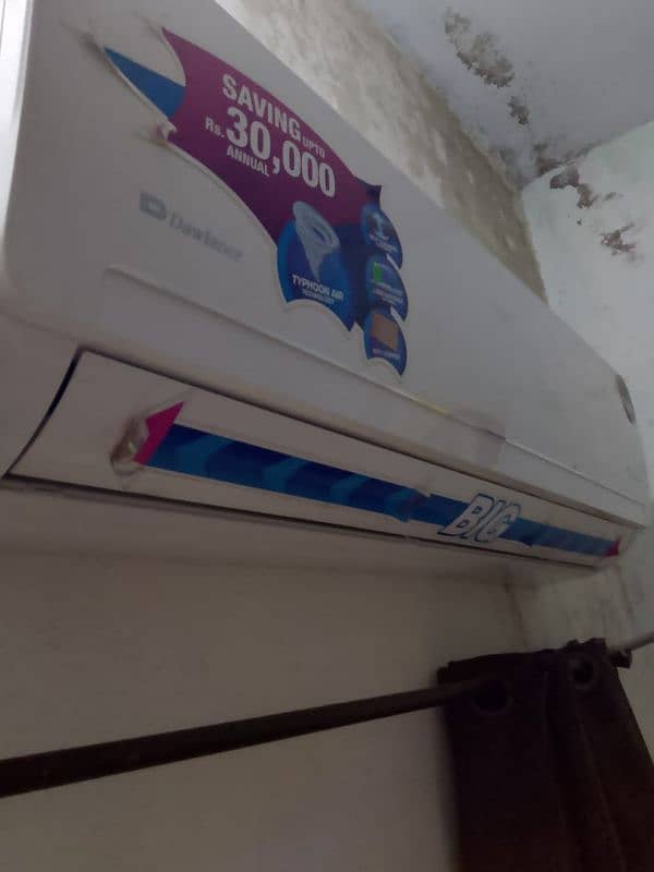 Dawlance aura 30 model heat and cool DC inverter 3