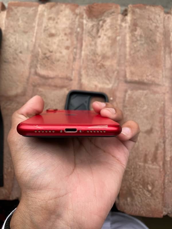 Used Red iPhone 11 (256 GB) – PTA Approved, 8/10, 71% Battery 5