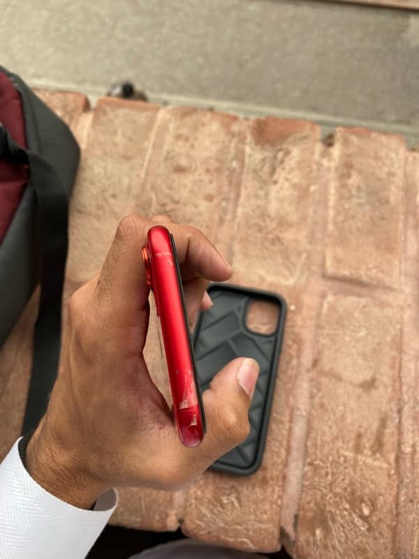 Used Red iPhone 11 (256 GB) – PTA Approved, 8/10, 71% Battery 6