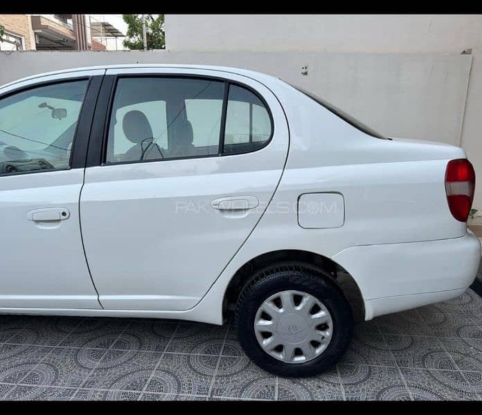 Toyota Platz 2002 White import 2006 Automatic 5