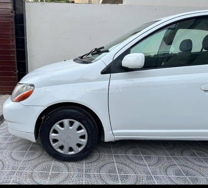 Toyota Platz 2002 White import 2006 Automatic 6