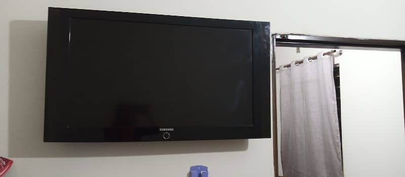 Samsung 40 Inch LED(non android) 1