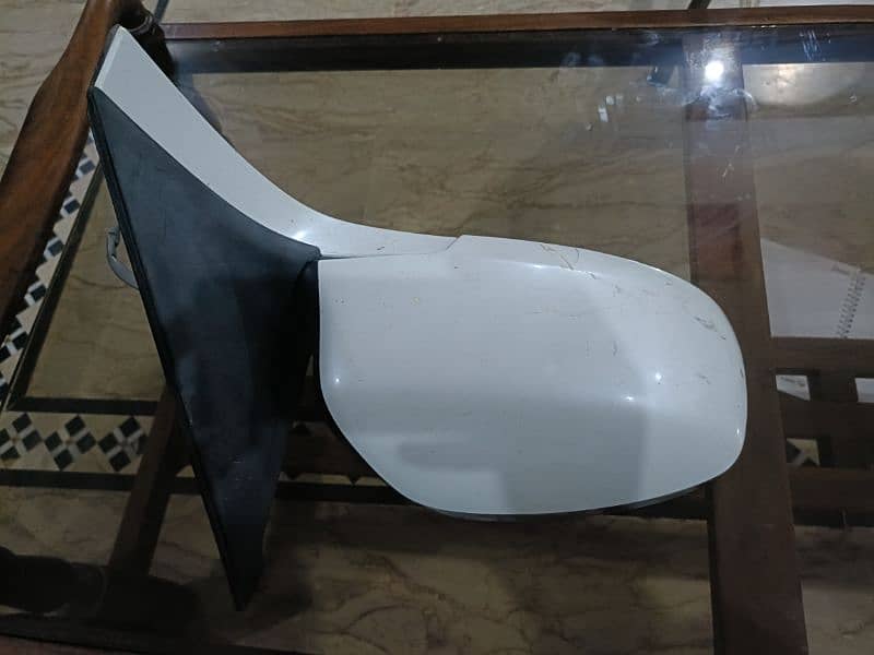 Suzuki swift side mirror. Right side only. 0