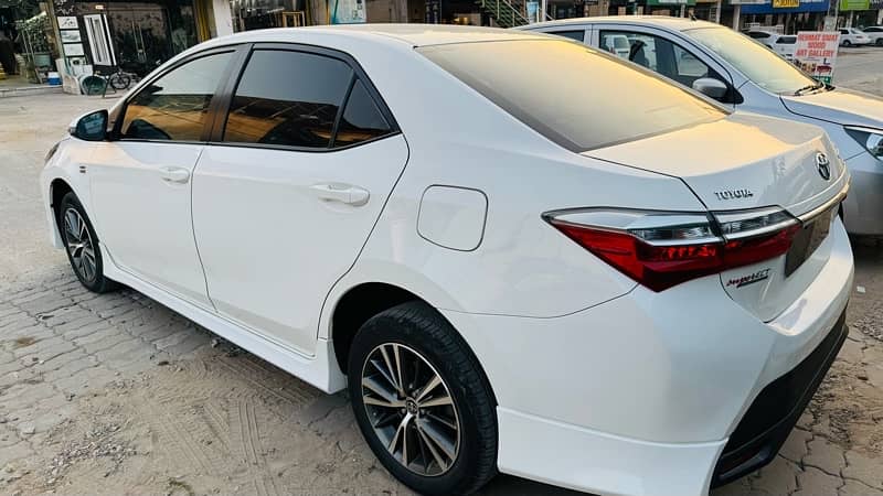 Toyota Corolla Altis 2019 4