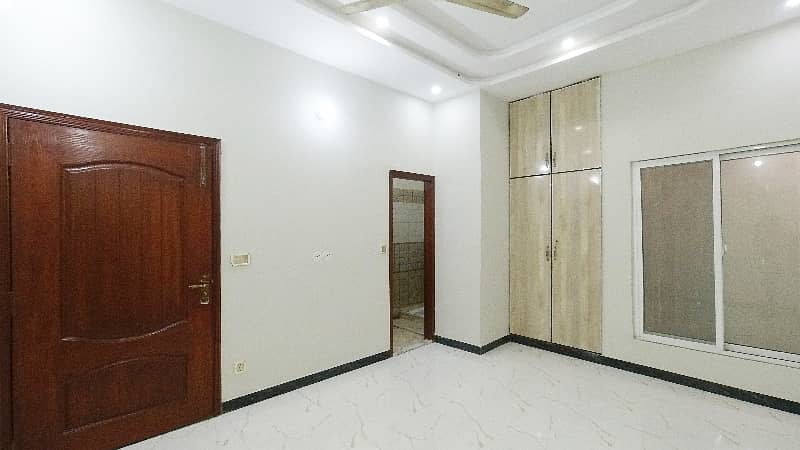 A Well Designed Prime Location House Is Up For sale In An Ideal Location In Formanites Housing Scheme 21