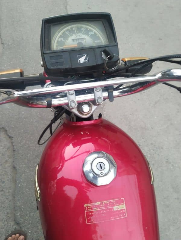 Honda CD 70 2020 8