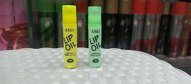 AMA LIP OIL 1