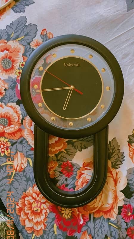 Black wall clock beautiful 0