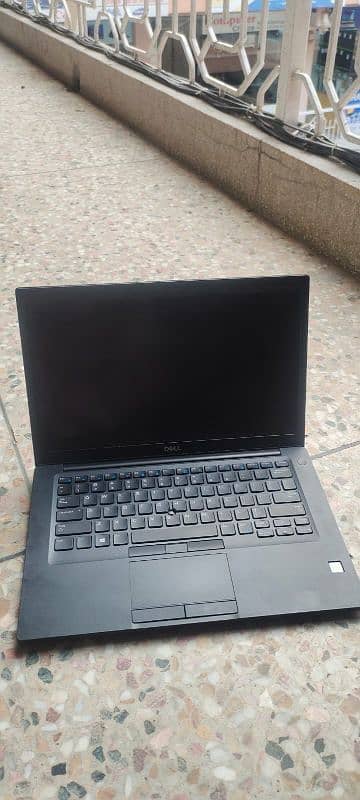 Dell i7 8th gen 7490 3