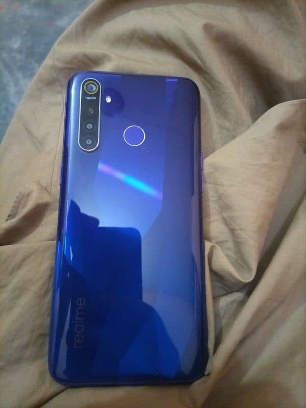 Realme 5 pro 8/128 Complete box 0