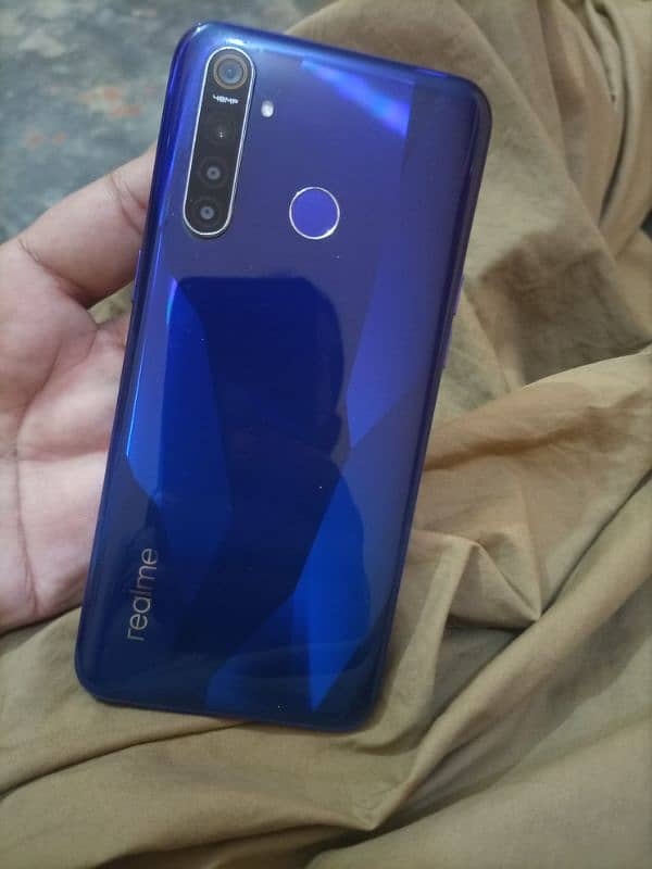 Realme 5 pro 8/128 Complete box 1