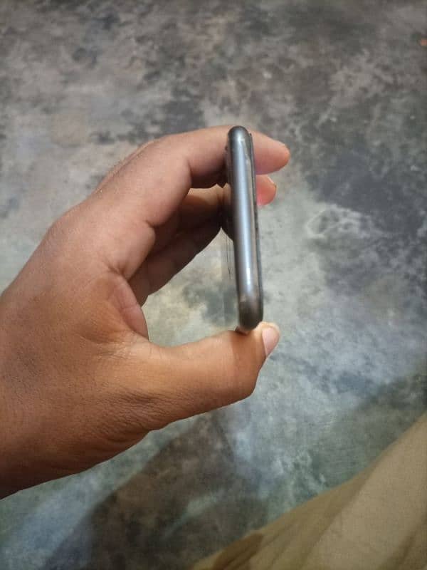 IPHONE 8 NON PTA 64GB 3