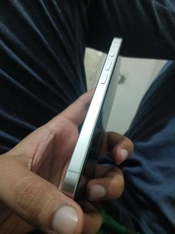 IPHONE 15 PRO 128 GB 2