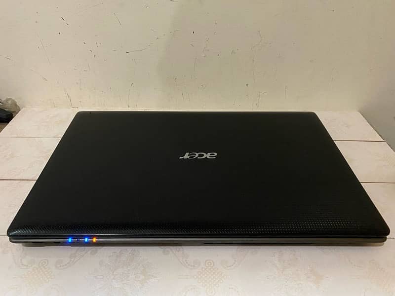 acer 10 by 10 condition laptop i5 8gb 320gb 3