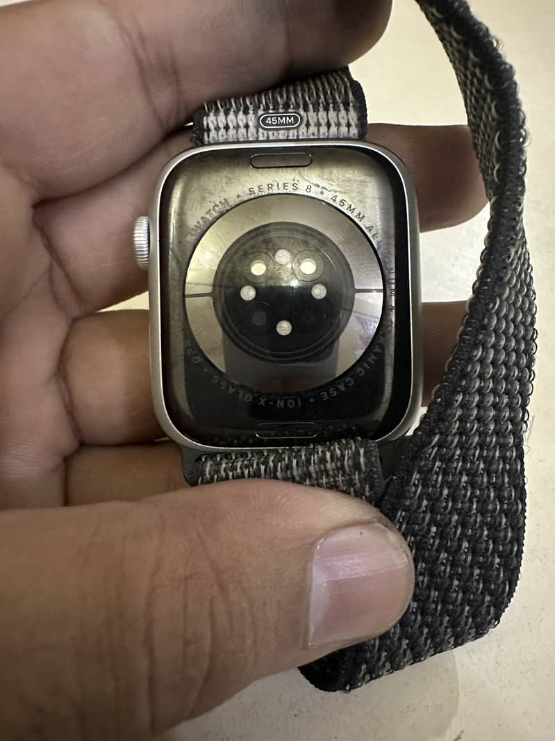 Apple Watch 8 series 45mm Aluminium 2