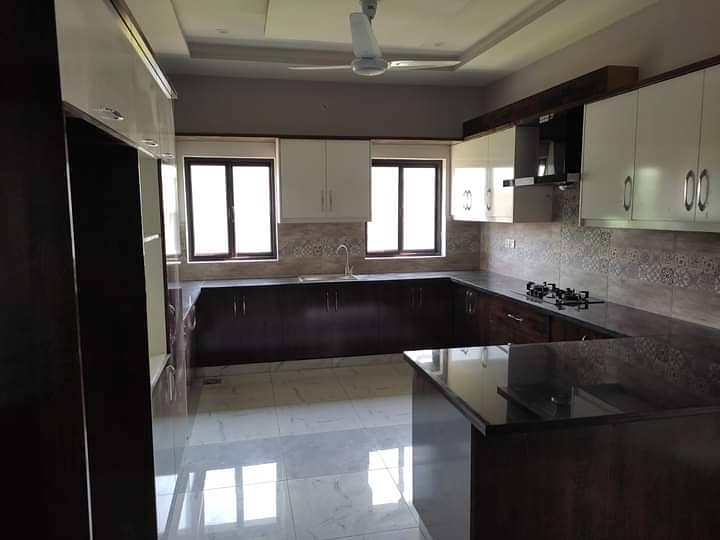 14 Marla Brand New House For Rent 5