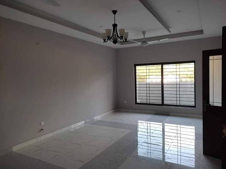 14 Marla Brand New House For Rent 19