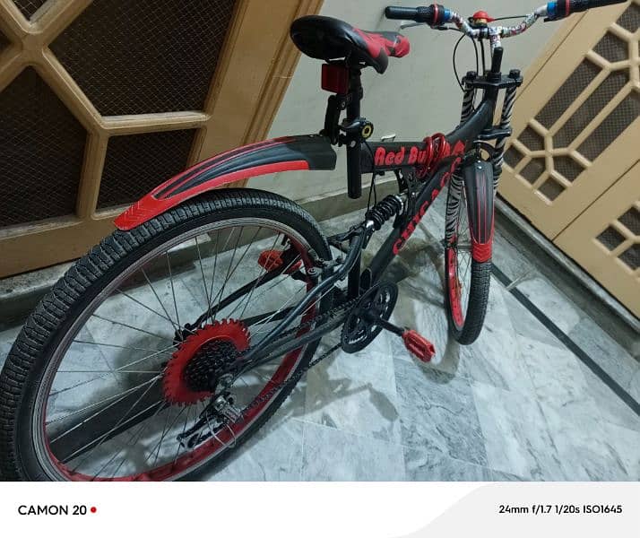 Red Bull Mountain Bicycle with 7+3 gears 3