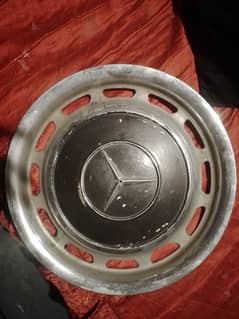 Mercedes wheel cups