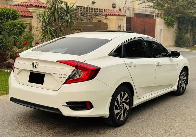 Honda Civic Oriel 2018 6