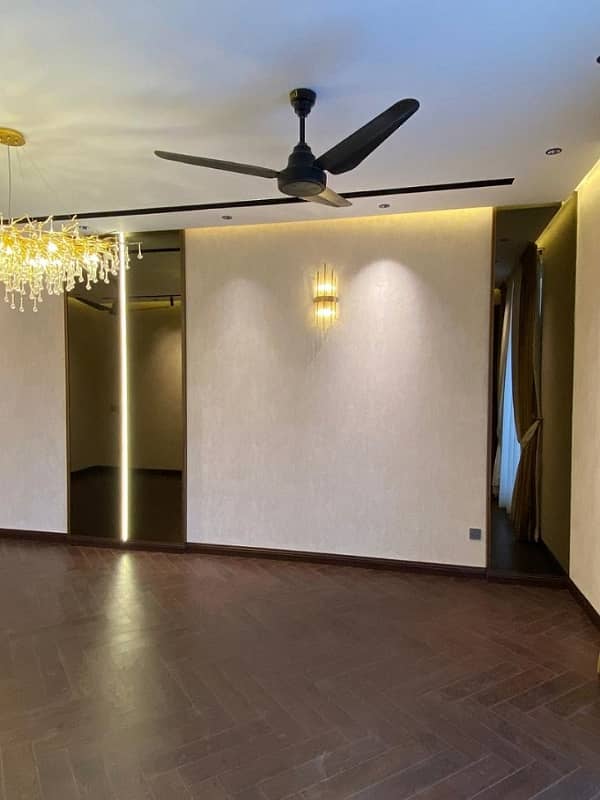 10 Marla House For Sale In Jasmine Block Bahria Town Lahore 3