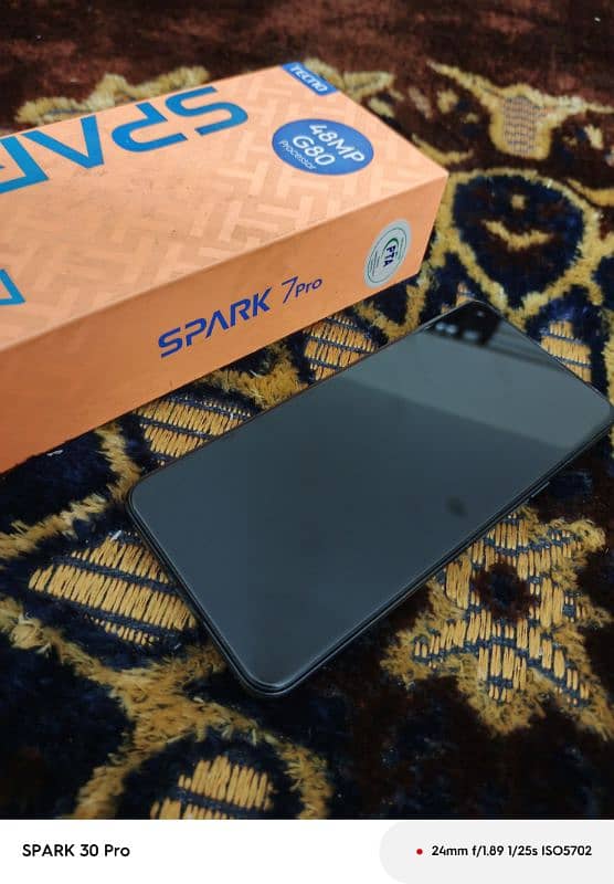 spark 7 pro scratch Less phone 1