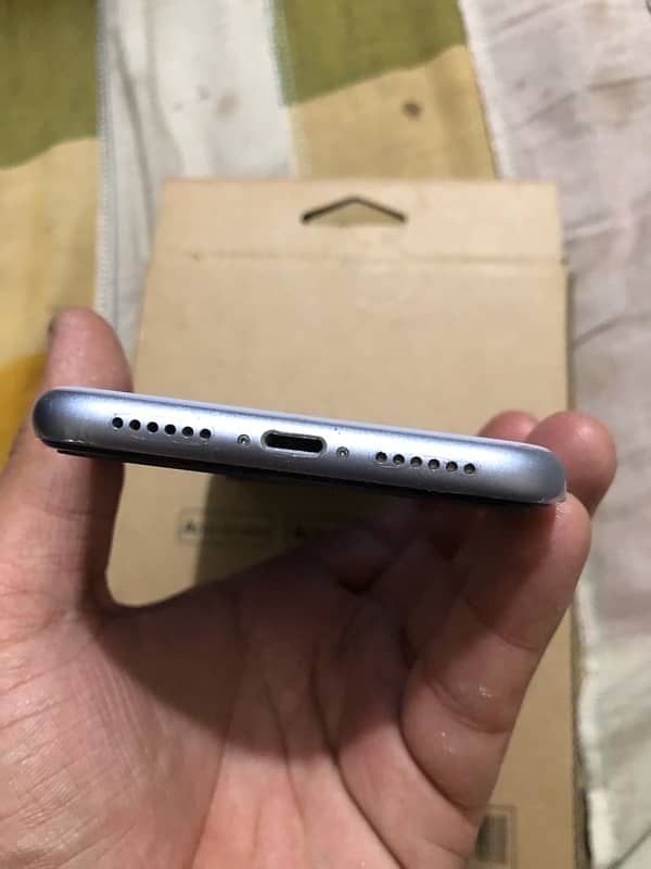 iphone 11 128 Gb Factory Unlocked Non Pta 2 Month Sim time03215282010 5