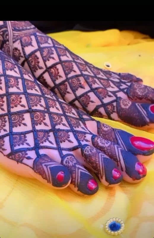 mehndi artist 3