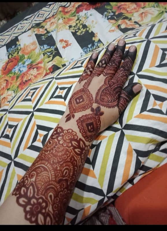 mehndi artist 4