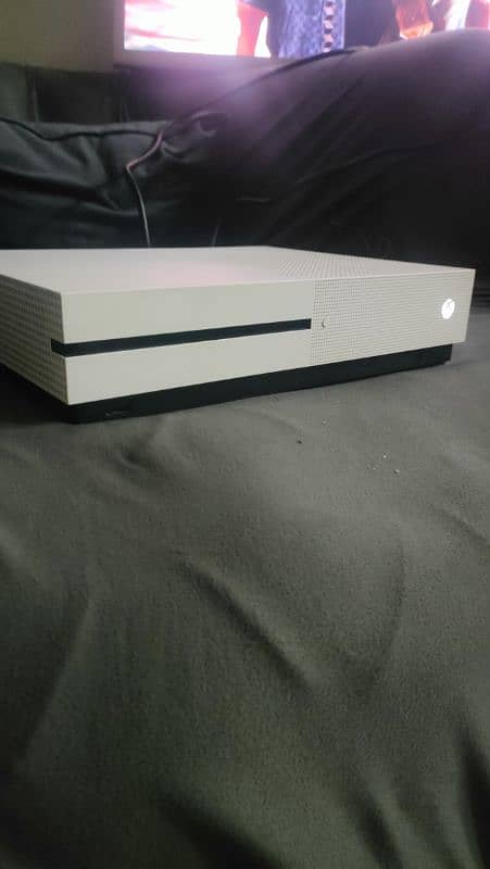 XBOX one s 0