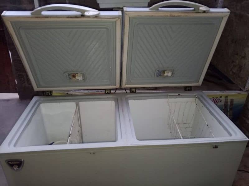 Waves Double Door D freezer in good condition 4