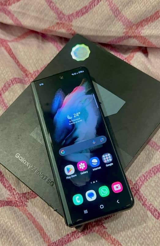 SAMSUNG GALAXY Z FOLD3 5G 256 GB OFFICIAL PTA APPROVED PHANTOM GREEN 1