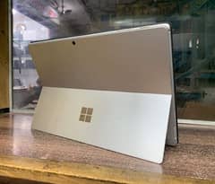 Microsoft Surface Pro 7+ : Core i7 11th gen : 16/256