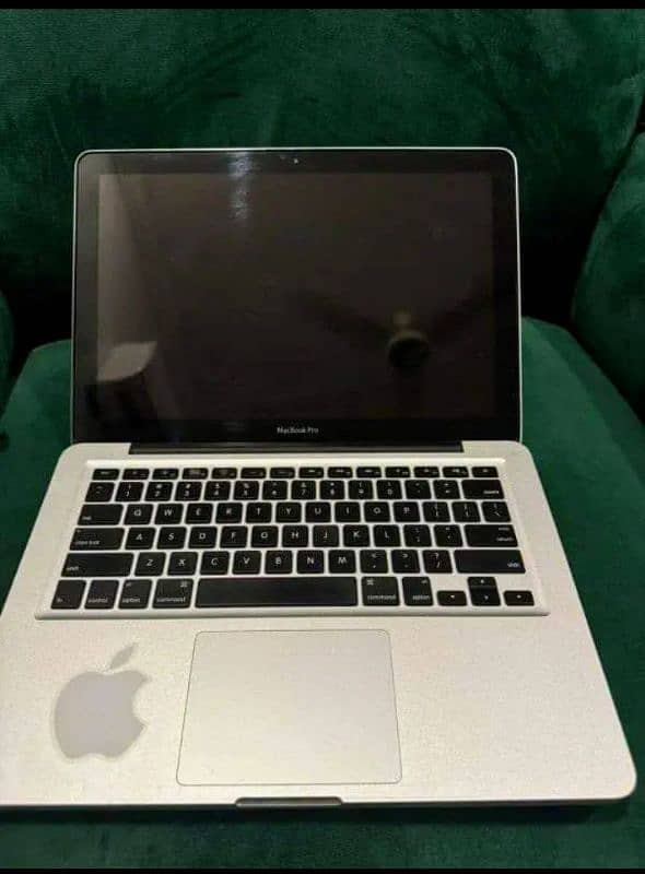 apple MacBook pro 2011 urgent sale 1