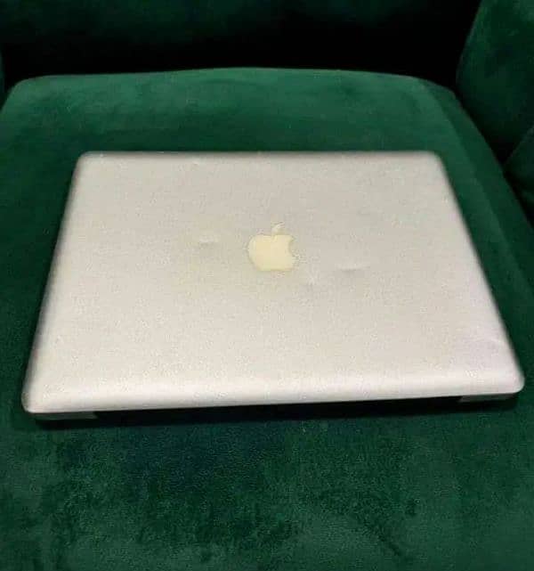 apple MacBook pro 2011 urgent sale 3