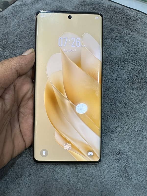 Infinix zero 30 compelet box 2 months warranty valid 0