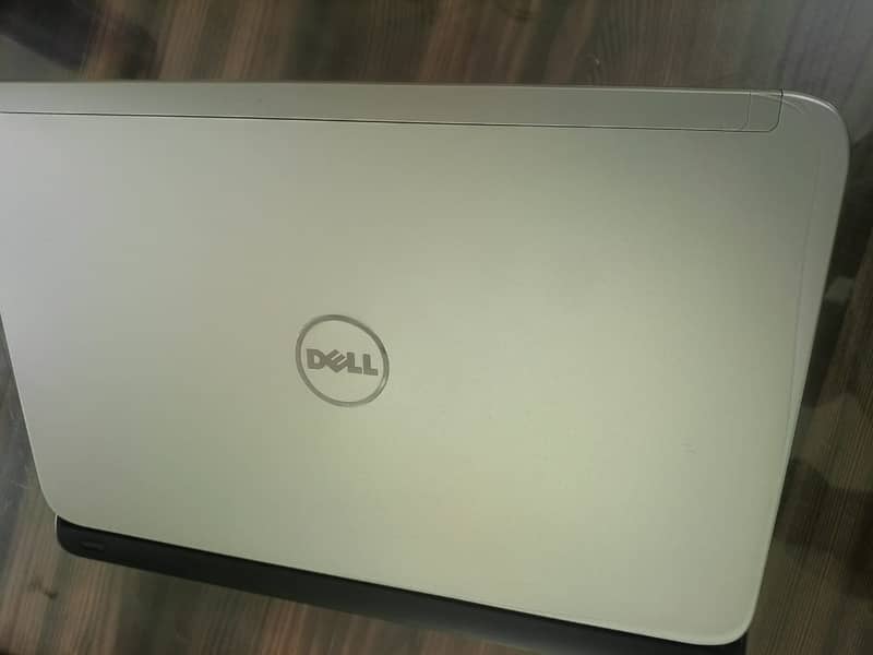 Dell XPS Gaming laptop Core i7 1GB invdia graphic card 4GB/320GB HDD 10