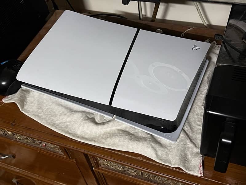 ps5 slim 1TB uk model 1