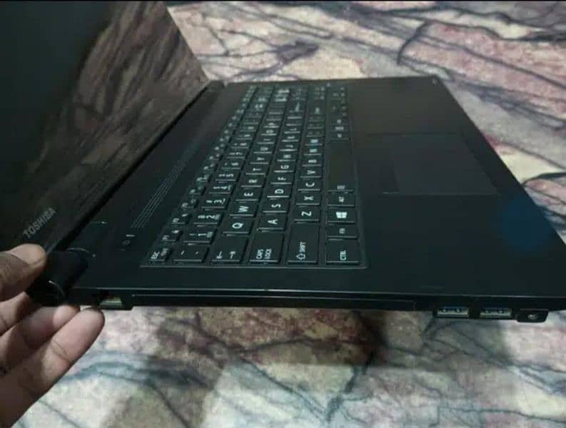 8th generation laptop i3 toshiba dynabook series 7