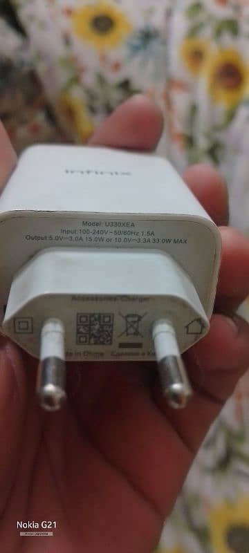 ORIGNAL BOX PULLED CHARGER. . add read plz 6